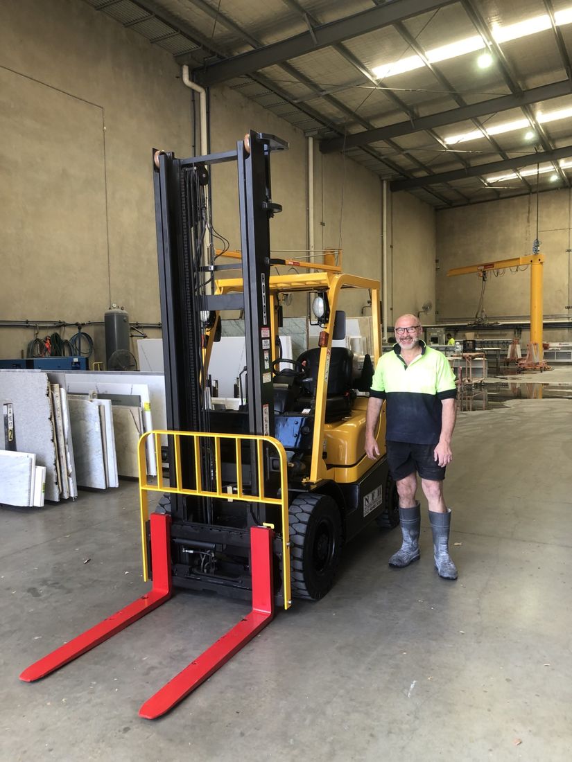 Hyster forklift 2.5 ton 2 stage mast