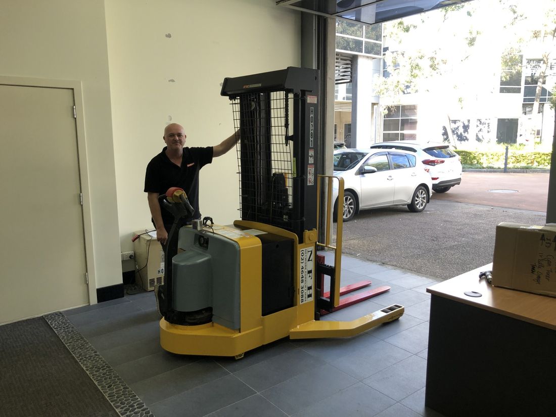 Hyster walkie reach